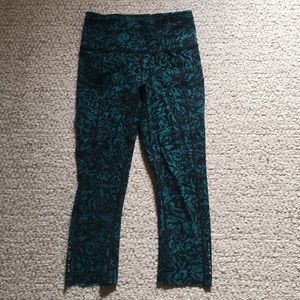 Lululemon right stuff crop